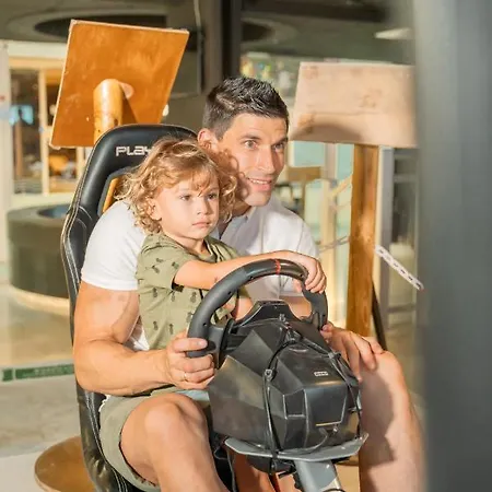 Hotel Magic Tropical Splash